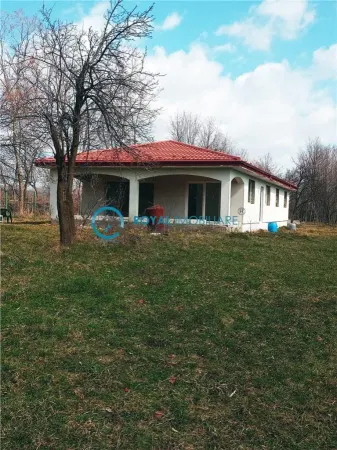 Casă 3 camere Teisani - poza 1