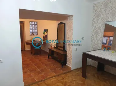 Royal Imobiliare - Inchiriere Parter Vila Zona Mihai Bravu - foto 3