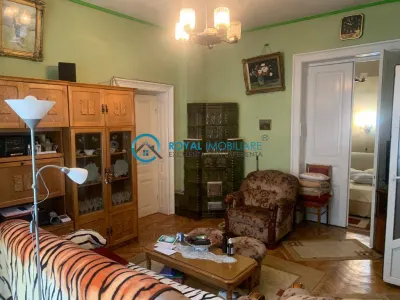 Royal Imobiliare - Vanzare Casa D+P+M, Ultracentral - foto 1