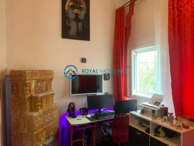 Royal Imobiliare - Vanzare Casa D+P+M, Ultracentral - foto 12