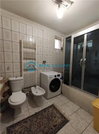 Casă 13 camere Ploiești - poza 11