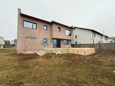 Royal Imobiliare - Vanzare vila in zona Strejnicu - foto 2