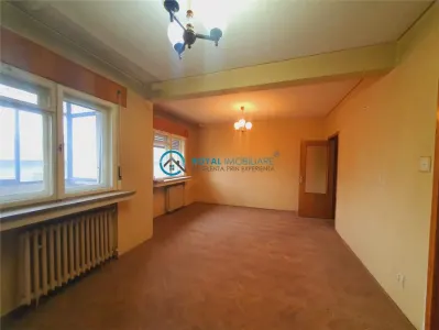 Royal Imobiliare - Vanzare apartament 4 camere zona B-dul Castanilor - Ploiesti