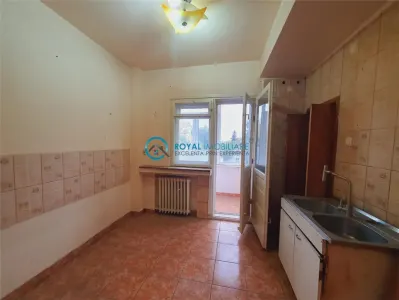 Royal Imobiliare - Vanzare apartament 4 camere zona B-dul Castanilor - foto 11