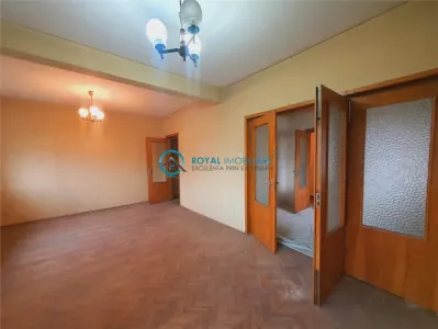 Royal Imobiliare - Vanzare apartament 4 camere zona B-dul Castanilor - foto 8
