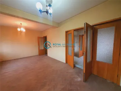 Royal Imobiliare - Vanzare apartament 4 camere zona B-dul Castanilor - foto 9