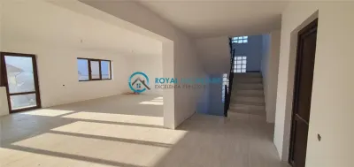 Royal Imobiliare-Vanzare Vila Zona Urlati - foto 13