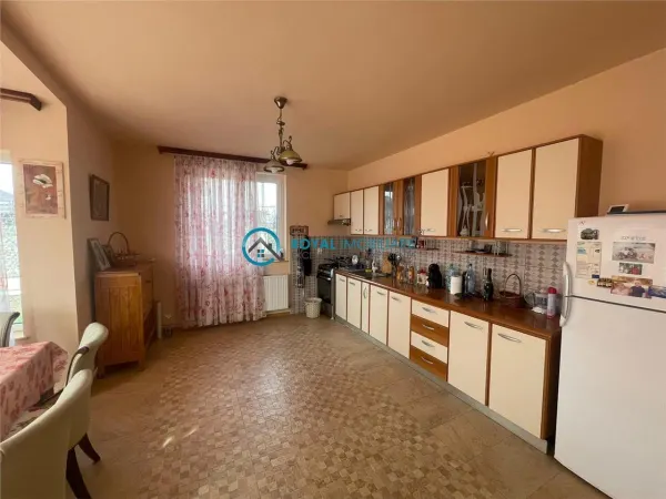 Casă 6 camere Aricestii Rahtivani - poza 19