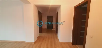 Royal Imobiliare-Vanzare Apartament 3 Camere Zona Albert - foto 14