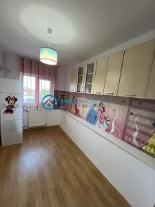 Royal Imobiliare - Inchiriere apartament 2 camere zona Malu Rosu - foto 3