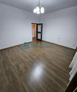 Royal Imobiliare - Vanzare apartament 4 camere in zona Ultracentral - foto 7