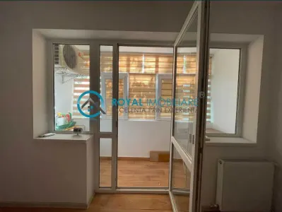 Royal Imobiliare - Inchiriere apartament 3 camere - foto 3