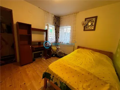 Royal Imobiliare - Vanzare Casa Zona Lupeni - foto 6