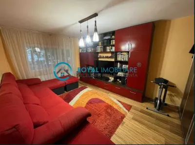 Royal Imobiliare - Inchiriere apartament 4 camere zona 9 Mai - foto 2