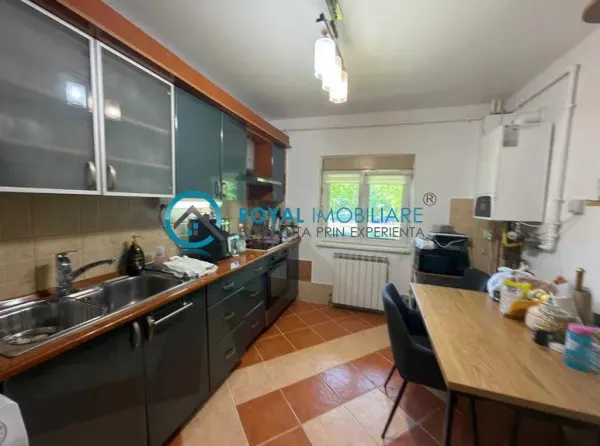 Apartament 4 camere Ploiești - poza 4