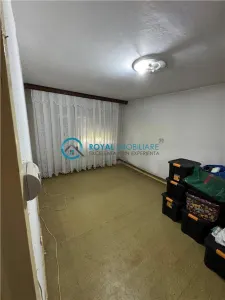 Royal Imobiliare - Vanzare apartament 4 camere zona Urlati - foto 5