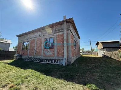 Royal Imobiliare - Vanzare casa zona Lipanesti - Lipanesti