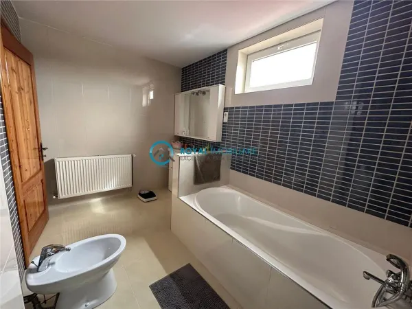 Casă 8 camere Lipanesti - poza 25