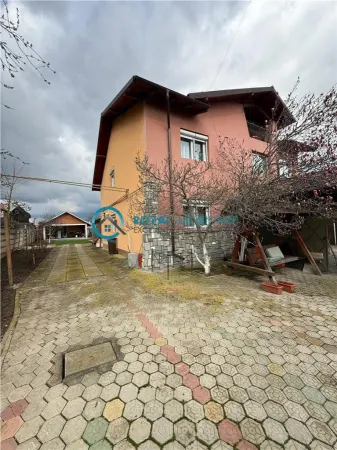 Casă 8 camere Păulești - poza 1