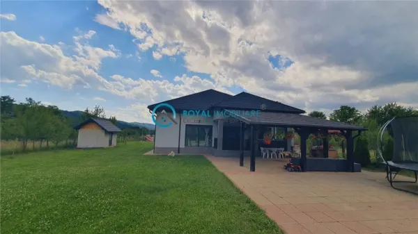 Casă 4 camere Stefesti - poza 2