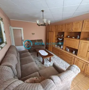 Royal Imobiliare - Vanzare apartament 3 camere zona Paltinis - Ploiesti
