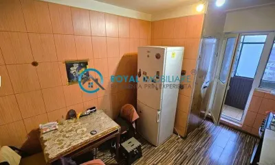 Royal Imobiliare - Vanzare apartament 2 camere zona B-dul Bucuresti - foto 4