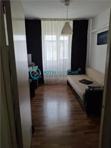 Royal Imobiliare - Vanzare apartament 3 camere zona Malu Rosu - foto 6