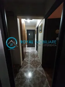 Royal Imobiliare - Vanzare apartament 3 camere zona Vest - foto 8