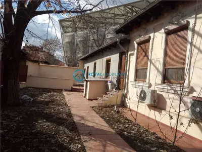 Royal Imobiliare - Inchiriere apartament in vila cu gradina - foto 1