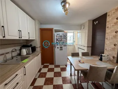 Royal Imobiliare - Vanzare apartament  zona Piata Mihai Viteazu - foto 12