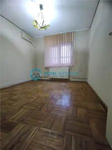 Royal Imobiliare - Vanzare apartament 4 camere zona Nord - foto 12