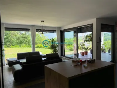 Royal Imobiliare - Inchiriere Casa Vitioara de Sus - foto 9