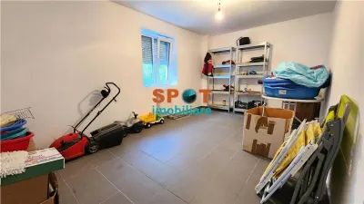 Oportunitate Casă Perfectă pentru Birouri Moderne - foto 8