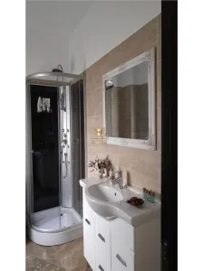 Persoana Fizica -CASA CU 5 CAMERE BUCIUM  Trei Sarmale-645mp teren. - foto 10