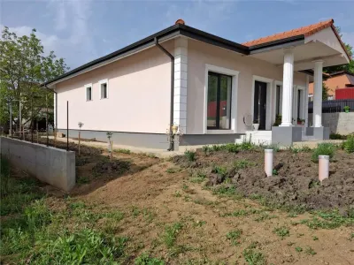Casa parter cu 3 dormitoare 2 bai  Bucium -Visani! Comision 0! - foto 10