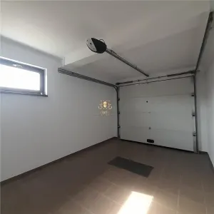 Vila eleganta cu beci si garaj centru Tomesti MUTARE IMEDIATA! - foto 4