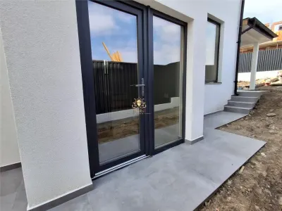 Casa de LUX construita si finisata impecabil!  Demisol-4 camere -3 bai- Bucium VisaniMUTARE IMEDIATA! - foto 24