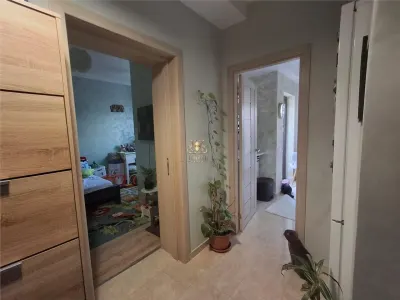 Apartament 2 camere decomandat cu 2 balcoane Visani ! - foto 2