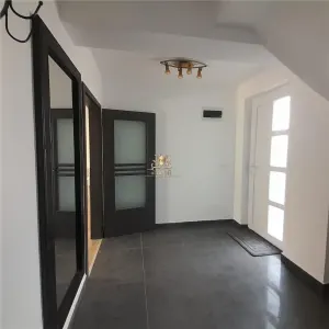Finalizatala asfalt !Vila cu 5 camere si pod amenajat.MUTARE IMEDIATA! - Iasi