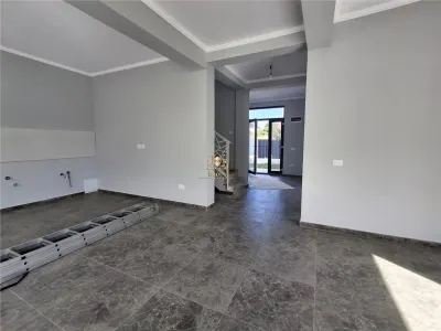 Casa  cu etaj 4 camere cu finisaje de lux- Bucium Visani OMV - foto 7