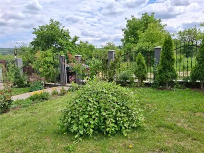 Casa cu 5 camere linga Hanul Trei Sarmale cu 645mp teren.  Persoana fizica! - foto 8