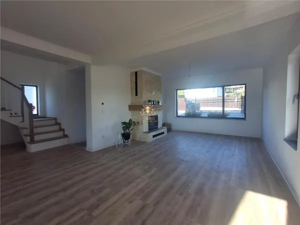 Casă 4 camere Iași - poza 2