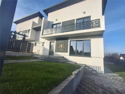 Vila moderna tip duplex separata cu o magazie finisaje LUX  Bucium Visani la asfalt.Mutare rapida!  tva inclus. - foto 4