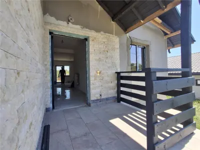 Casa parter si mansarda la asfalt! -Finalizare rapida. - foto 1