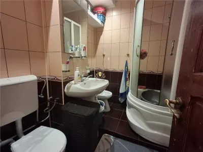 Apartament cu 3 camere central Palas Mall ! Semimobilat! - foto 12