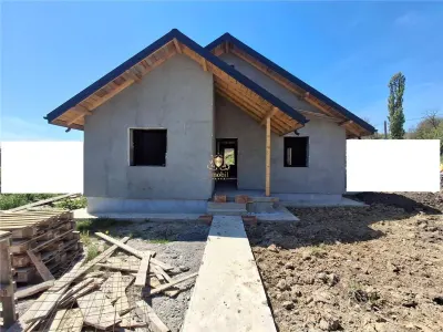 Casa  la pret de apartament parter la asfalt! -Finalizata! - foto 2