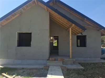 Casa  la pret de apartament parter la asfalt! -Finalizata! - foto 7