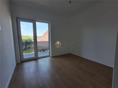 Casa la pret de apartament 3 camere 2 bai Bucium Visani. - foto 5