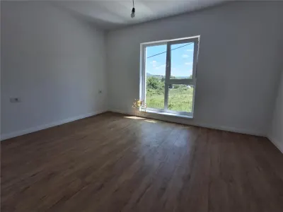 Casa la pret de apartament 3 camere 2 bai Bucium Visani. - foto 6