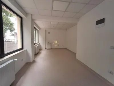 Spatiu de inchiriat D+3E.Pretabil clinica medicala sau birouri.10 locuri de parcare! - foto 11